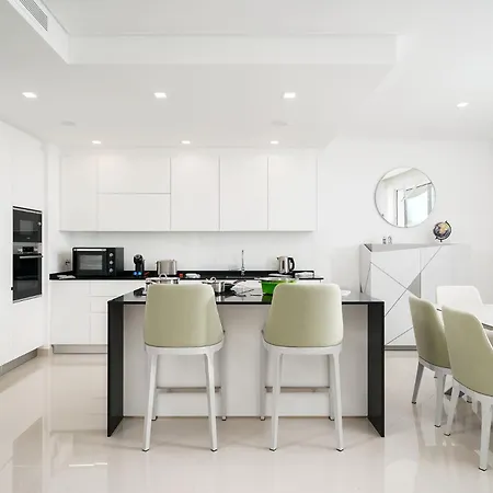 Marina View 7 With Pool By Homing Lagos