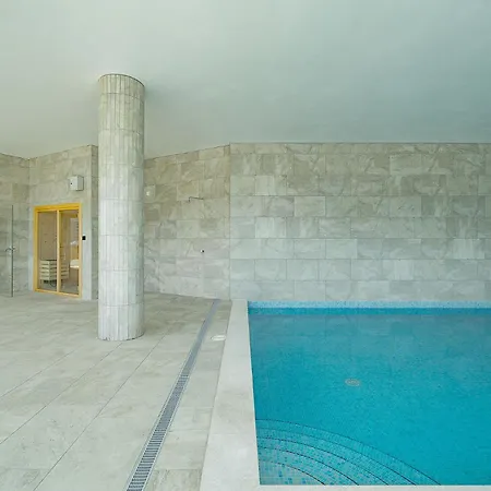 Marina View 7 With Pool By Homing Lagos